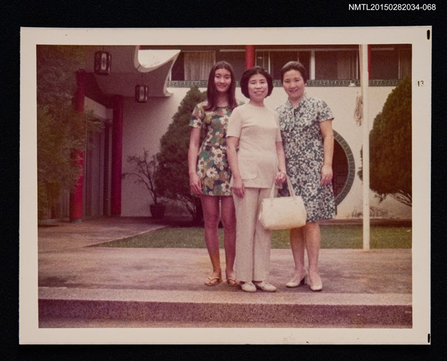 主要名稱：琦君夫婦與友人照3-68圖檔，第1張，共1張