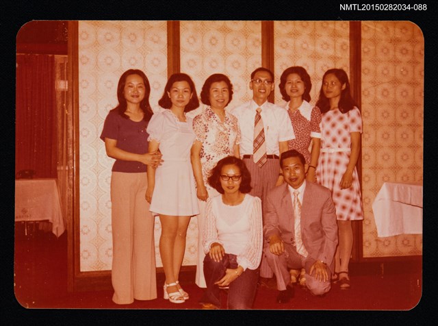 主要名稱：琦君夫婦與友人照3-88圖檔，第1張，共1張