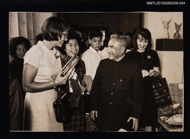 主要名稱：琦君生活照4圖檔，第1張，共1張