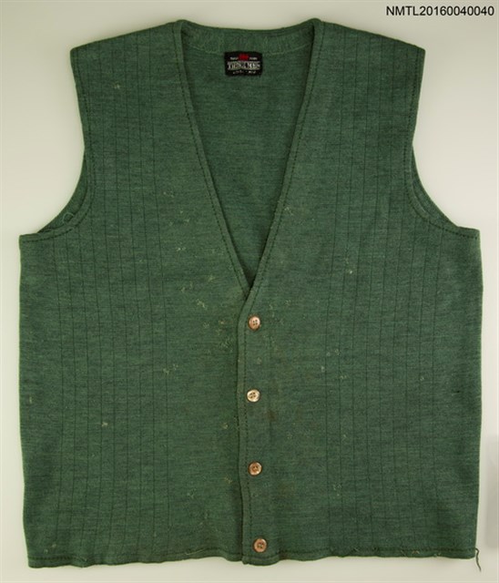 主要名稱：洪炎秋長年使用的背心圖檔，第1張，共1張