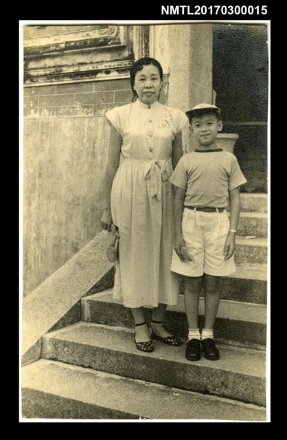 主要名稱：張福英與長孫林南星於檳城合影圖檔，第1張，共2張