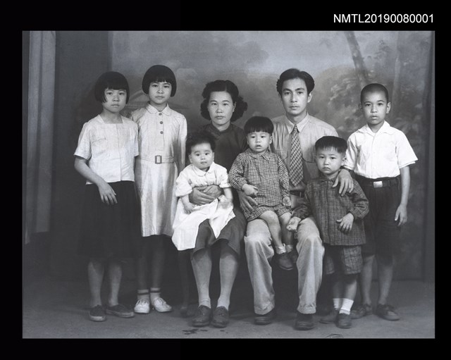 主要名稱：呂赫若全家福（8人）圖檔，第1張，共1張