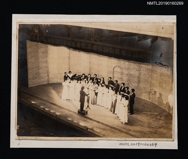 主要名稱：合唱團演出照片圖檔，第1張，共1張