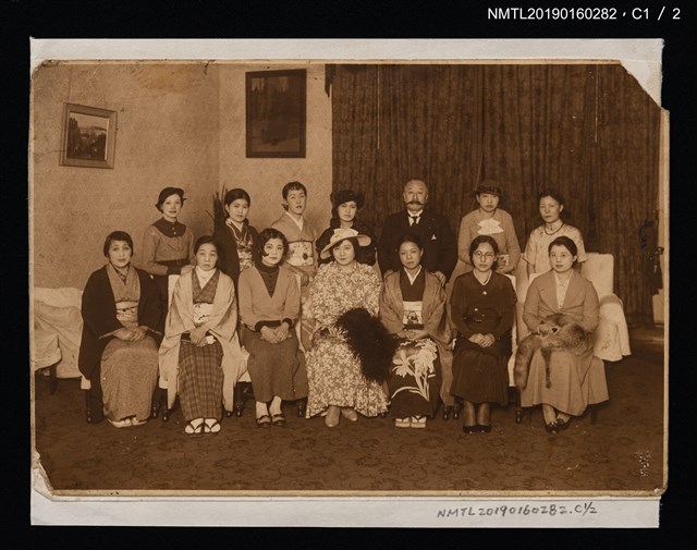 主要名稱：林氏好與關屋敏子等人合影圖檔，第2張，共3張