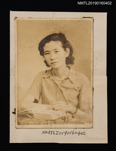 主要名稱：林氏好女性友人獨照圖檔，第1張，共1張