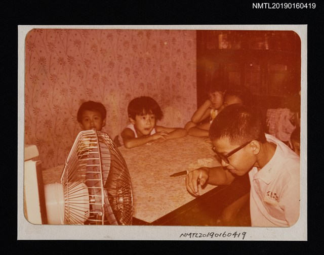 主要名稱：家庭照（5個小孩）圖檔，第1張，共1張