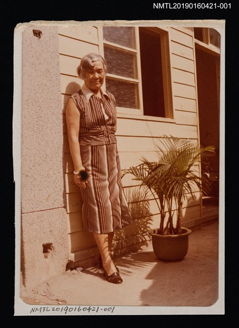 主要名稱：林氏好獨照（晚年，於屋外）圖檔，第1張，共2張