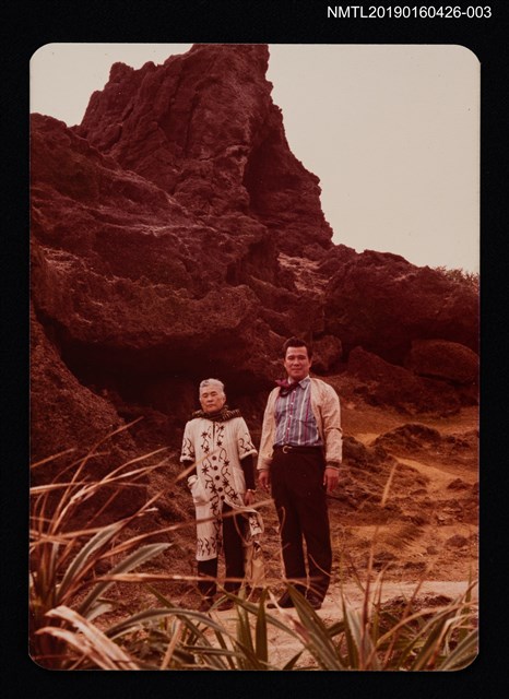 主要名稱：林氏好與家人合影（晚年，於墾丁風景區）圖檔，第1張，共2張