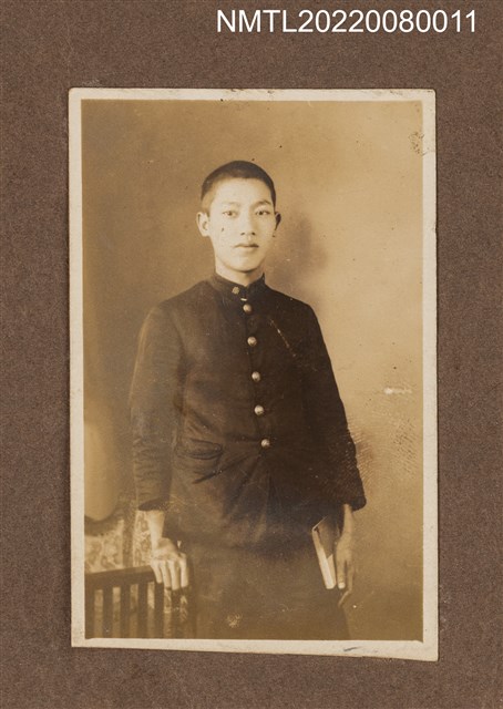 主要名稱：男學生獨照11/其他-相簿名稱：龍瑛宗相片集1圖檔，第1張，共1張