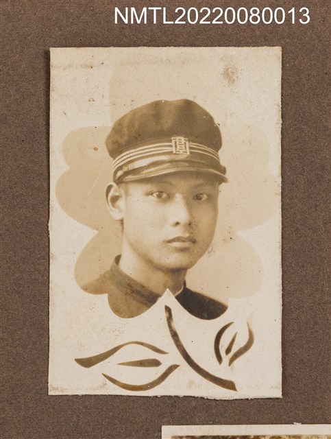 主要名稱：男學生獨照1/其他-相簿名稱：龍瑛宗相片集1圖檔，第1張，共1張