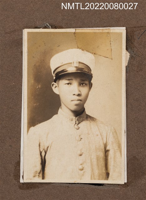 主要名稱：龍瑛宗1927年新竹北埔公學校高等科畢業獨照/其他-相簿名稱：龍瑛宗相片集1圖檔，第1張，共1張
