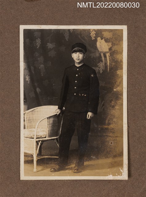 主要名稱：男學生獨照18/其他-相簿名稱：龍瑛宗相片集1圖檔，第1張，共1張