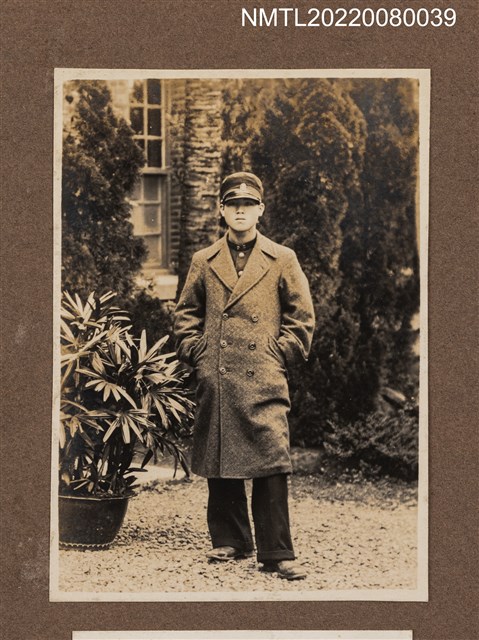 主要名稱：男學生獨照26/其他-相簿名稱：龍瑛宗相片集1圖檔，第1張，共1張