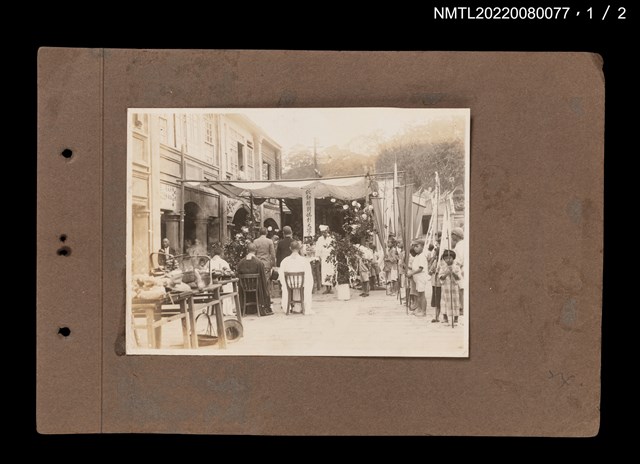 主要名稱：故勤操劉媽彭太孺人喪禮側拍/其他-相簿名稱：龍瑛宗相片集1圖檔，第1張，共1張