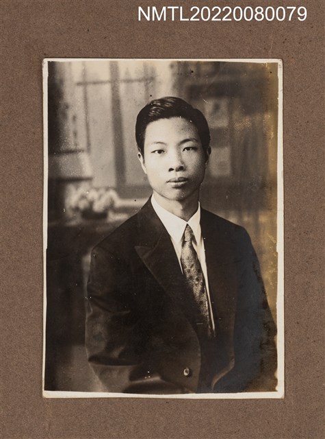主要名稱：青年獨照2/其他-相簿名稱：龍瑛宗相片集1圖檔，第1張，共1張