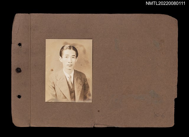 主要名稱：西裝青年獨照2/其他-相簿名稱：龍瑛宗相片集1圖檔，第1張，共1張