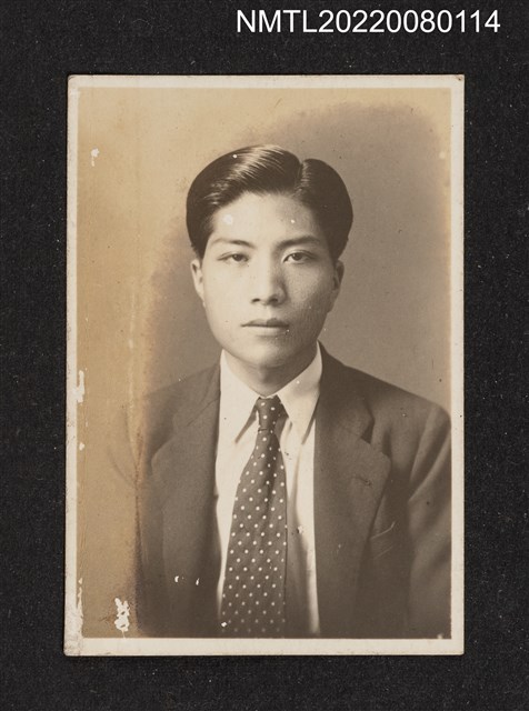 主要名稱：西裝青年獨照3/其他-相簿名稱：龍瑛宗相片集2圖檔，第1張，共1張