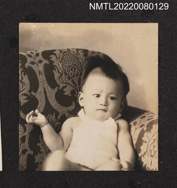 主要名稱：嬰孩獨照1/其他-相簿名稱：龍瑛宗相片集2圖檔，第1張，共1張
