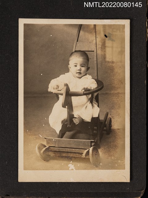 主要名稱：嬰孩獨照4/其他-相簿名稱：龍瑛宗相片集2圖檔，第1張，共1張