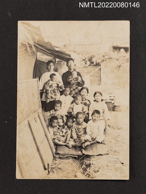 主要名稱：劉榮瑞與家人合照/其他-相簿名稱：龍瑛宗相片集2圖檔，第1張，共1張