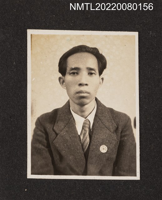 主要名稱：龍瑛宗青壯年時期半身獨照/其他-相簿名稱：龍瑛宗相片集2圖檔，第1張，共1張