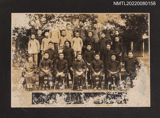 主要名稱：1925年龍瑛宗畢業於新竹北埔公學校之師生合照/其他-相簿名稱：龍瑛宗相片集2圖檔，第1張，共1張