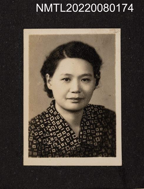 主要名稱：李耐獨照/其他-相簿名稱：龍瑛宗相片集2圖檔，第1張，共1張