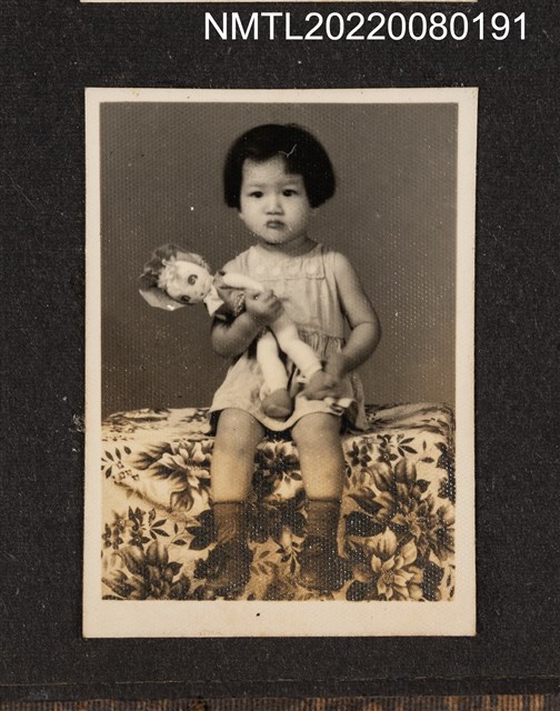 主要名稱：女童獨照2/其他-相簿名稱：龍瑛宗相片集2圖檔，第1張，共1張