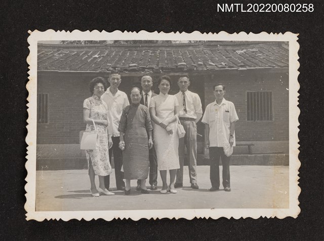 主要名稱：龍瑛宗夫婦與家族5人合照/其他-相簿名稱：龍瑛宗相片集2圖檔，第1張，共1張