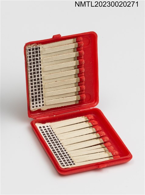 主要名稱：明星花露水、明星爽身粉塑膠火柴盒圖檔，第3張，共3張