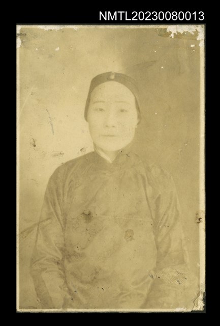 主要名稱：吳鸞旂家族女性獨照/其他-：吳鸞旂家族相簿-013圖檔，第1張，共2張