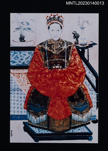 主要名稱：彩繪賴陳勸坐姿官服照（翻拍照）圖檔，第1張，共3張