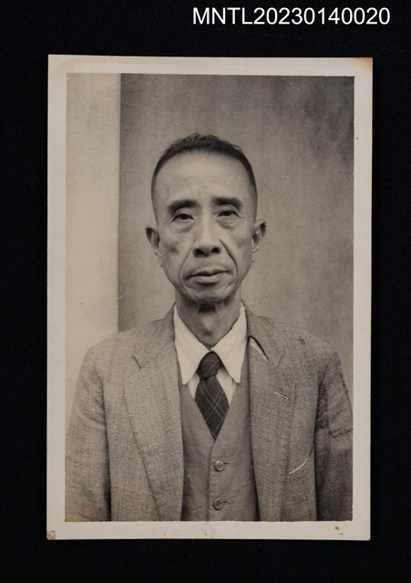 主要名稱：賴子清穿著西裝半身照圖檔，第1張，共1張