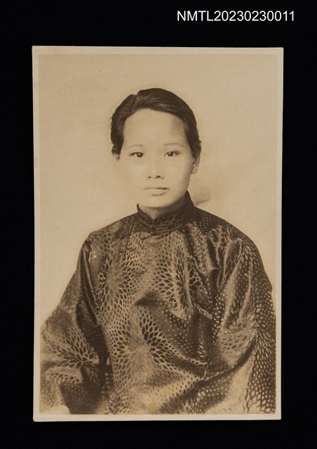 主要名稱：鄭却半身獨照（1932）圖檔，第1張，共1張