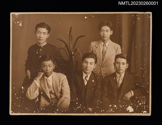 主要名稱：風車詩社同人楊熾昌、張良典、李張瑞與福井敬一、大田利一合影圖檔，第1張，共1張