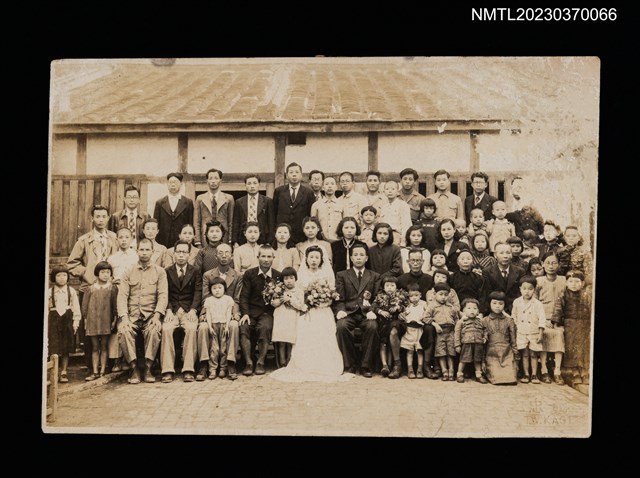 主要名稱：蘇鑾參加結婚典禮合照圖檔，第1張，共1張