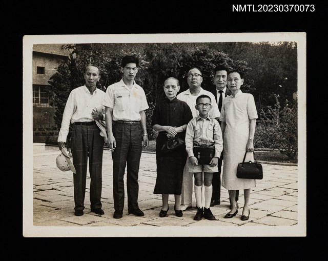 主要名稱：蘇鑾、張李德和及友人合照1圖檔，第1張，共1張