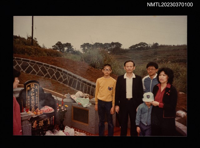 主要名稱：蔡如生家族掃墓照圖檔，第1張，共1張