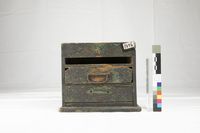 藏品(化妝台木盒)的圖片