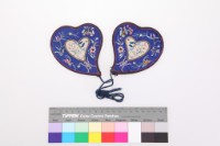 藏品(彩繡花草紋耳套)的圖片