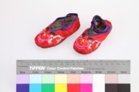 藏品(紅地彩繡老虎紋童鞋)的圖片