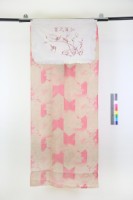 藏品(白粉印花地刺繡竹燕紋門簾)的圖片