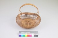 藏品(竹籐編格紋圓形掛花籃)的圖片