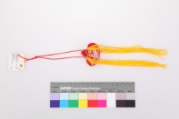 藏品(紅緞地金紋元寶香包)的圖片