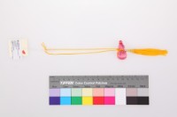 藏品(粉紅緞布葫蘆造型香包)的圖片