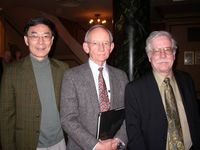 藏品(2006年3月非馬同美國桂冠詩人庫舍(中)與詩人史密斯在芝加哥合影)的圖片