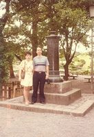 藏品(廖輝英-1985與丈夫楊柏南同遊日本)的圖片