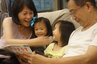 藏品(廖玉蕙-2016年祖孫照)的圖片