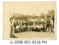 藏品(臺南州立臺南專修工業學校學生合照於運動場上)的圖片