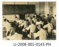 藏品(臺南州立臺南專修工業學校學生數學課堂照)的圖片